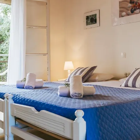 Sunflower & Hotel apartamentowy Kassiopi